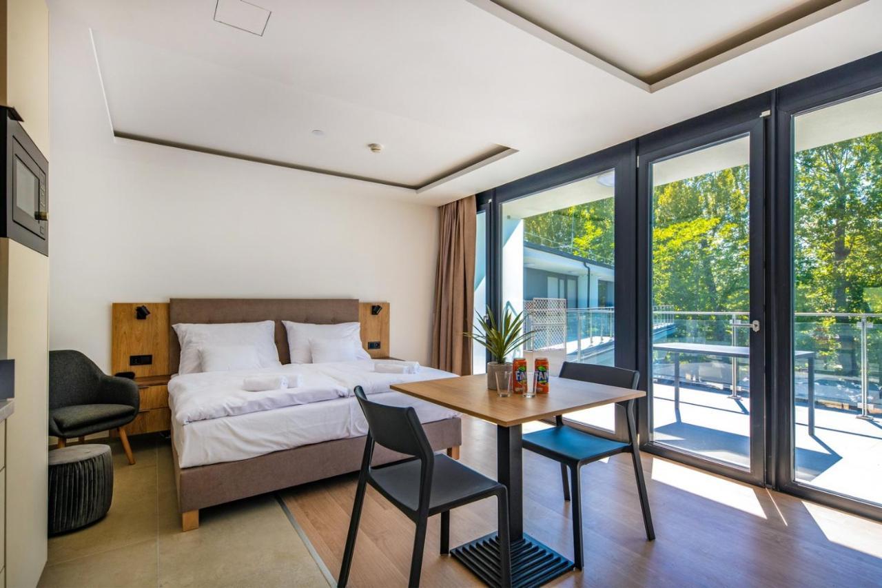 H55 Aparthotel Balatonlelle Exterior photo